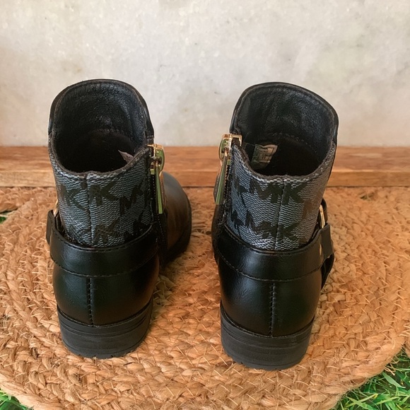 FREE WITH PURCHASE******* 
Michael Kors little girls black boots, size 5, EUC - Picture 4 of 12